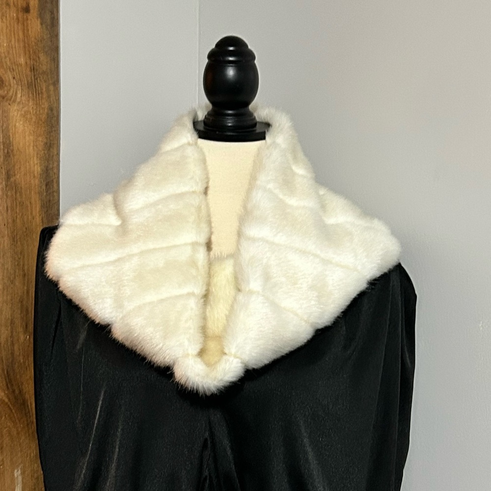 COPY - Cuff Minks Faux Fur Scarf Stole One Size, White